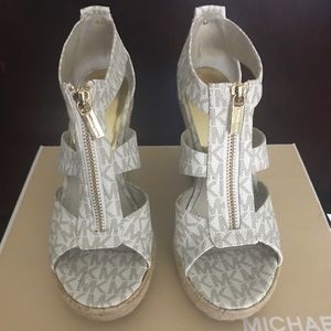 Michael Kors Sandals Size 7